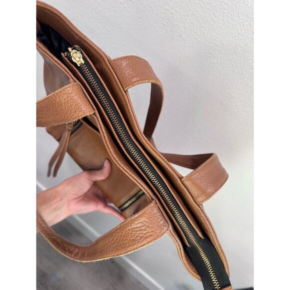 JJ Winters Honey Leather Tenley Tote - Picture 11 of 11